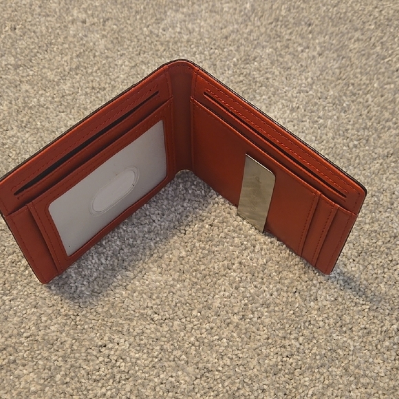 Air Tag Wallet With Money Clip Carbon Fiber Desgin Red And Black - Picture 1 of 5